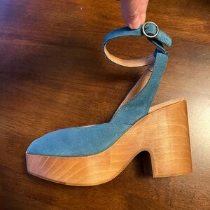 Free People women’s wood platform wedge sandals heels. Size 40